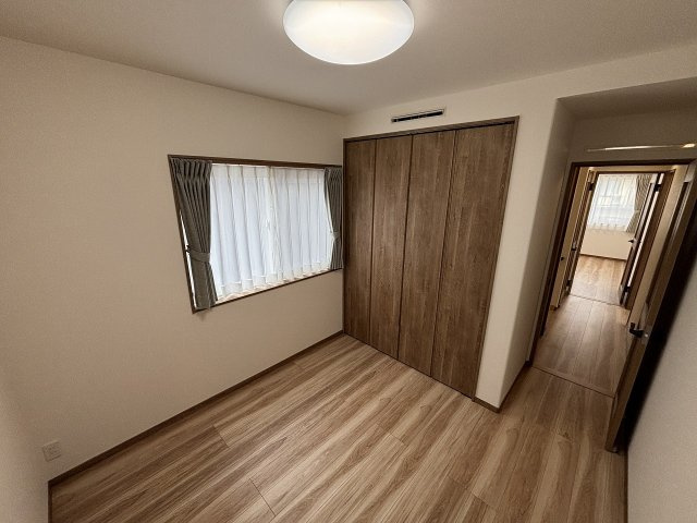 川中島町原 新築建売２号棟の洋室