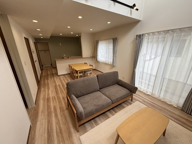 川中島町原 新築建売２号棟の居間・リビング