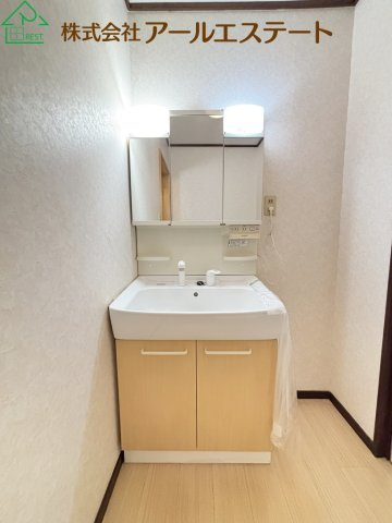 姫路市緑台２丁目　中古戸建の独立洗面台