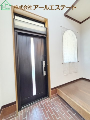姫路市緑台２丁目　中古戸建の玄関