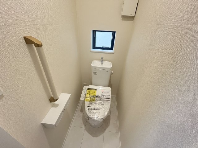 久保田町3丁目　新築戸建てのトイレ