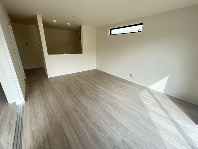 久保田町3丁目　新築戸建ての居間・リビング