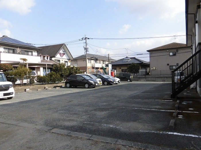 セジュール一ツ木の駐車場