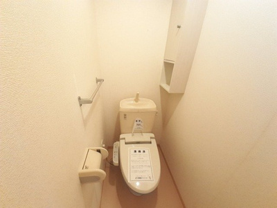 【トイレ】 | ラ・プア・マウイ | 落ち着いた色調のトイレです