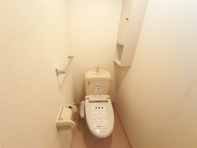 【トイレ】 | ラ・プア・マウイ | 落ち着いた色調のトイレです