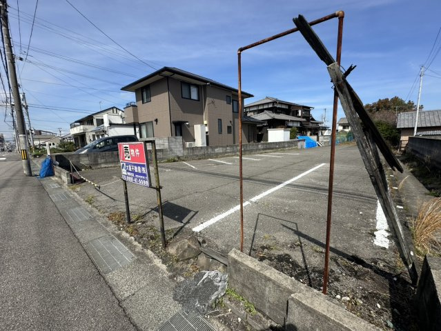 菊本町2丁目　売土地の前面道路含む現地写真