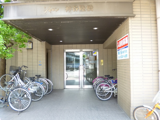 シャロン神谷陸橋のエントランス|エントランス部分はこのようになっています