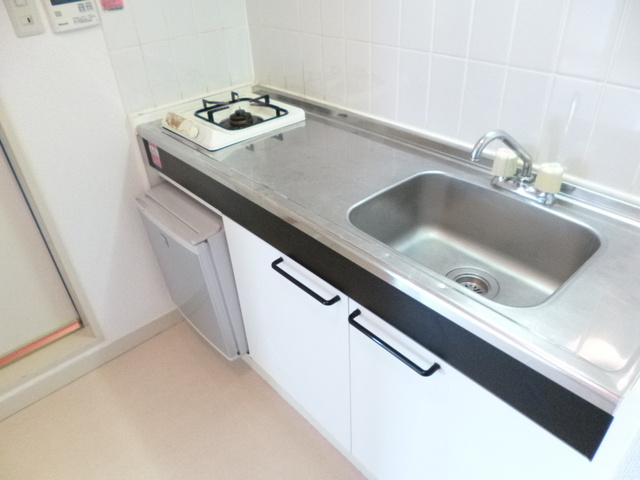 シャロン神谷陸橋のキッチン|キッチンは一口ガスコンロ付きです