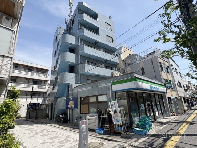 アベニュー２１の外観|前面道路なので解放感がありますよ。