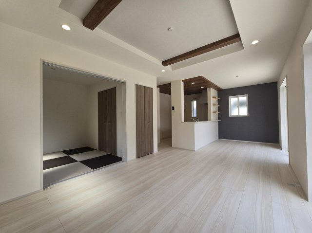 【居間・リビング】 | 平塚市達上ケ丘　全２棟　新築住宅