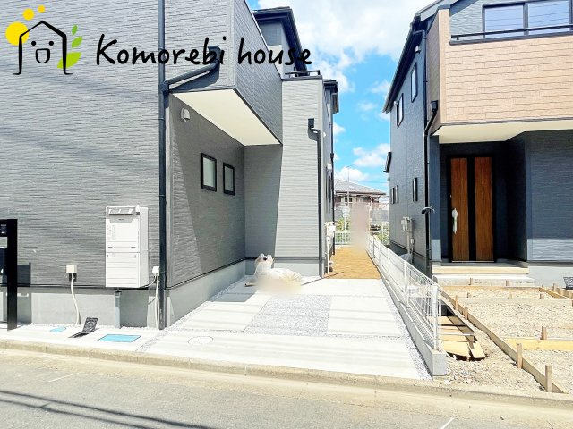 上尾市瓦葺　新築一戸建て　リーブルガーデン　01の駐車場|26.8.6　撮影済み