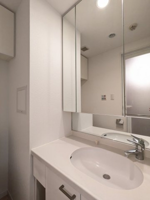 【洗面所】 | エムジー目黒駅前 | スペースが確保できる洗面所です