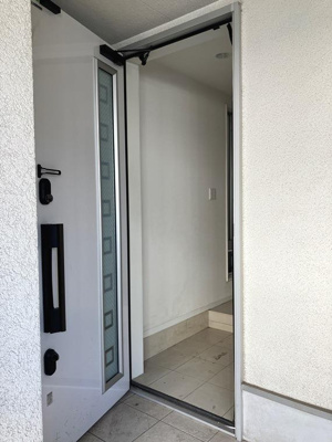 【ロビー】 | 緑が丘戸建 | 毎日通るロビーはこのようになっています