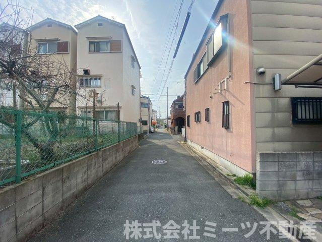 若江北町二丁目　中古戸建の前面道路含む現地写真