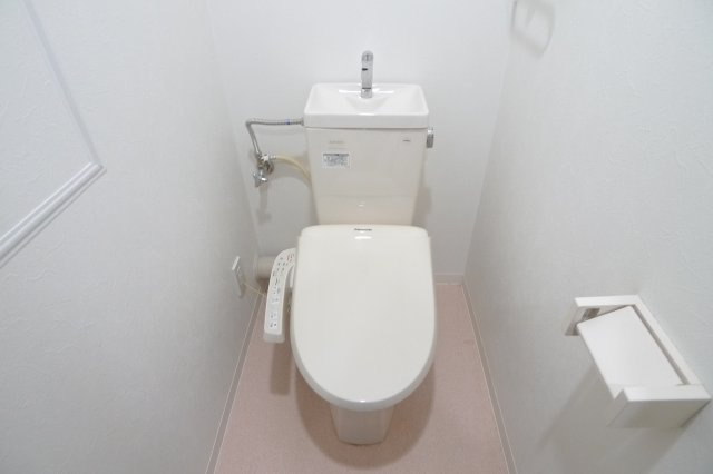 清潔感のあるトイレです