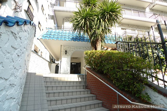 落ち着いたエントランスです