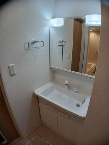 ポルタータ　　　刈谷市近郊の賃貸はクラスホーム刈谷店の洗面所|忙しい朝には欠かせない洗面所です