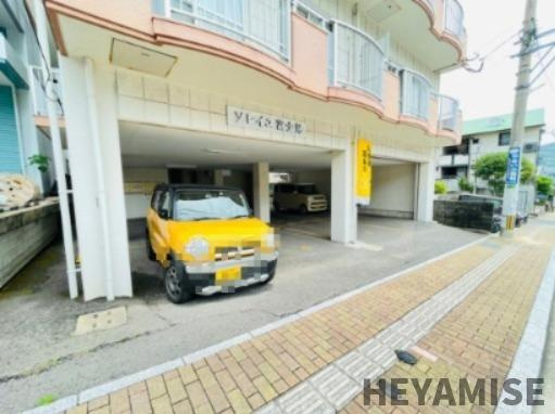ソレイユ富士見の駐車場
