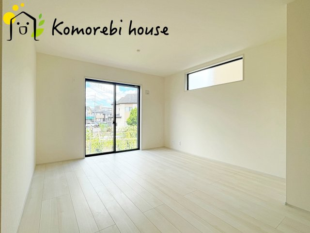 上尾市瓦葺　新築一戸建て　リーブルガーデン　02の居間・リビング|26.8.6　撮影済み