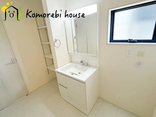 上尾市瓦葺　新築一戸建て　リーブルガーデン　02の独立洗面台|26.8.6　撮影済み