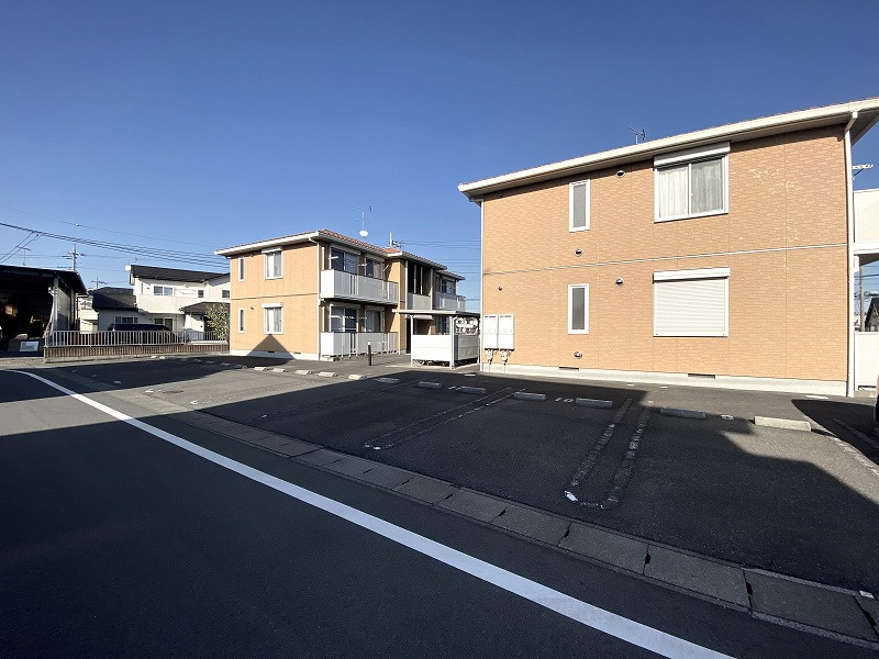 アムールＢの駐車場