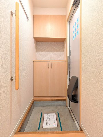 アムールＢの玄関