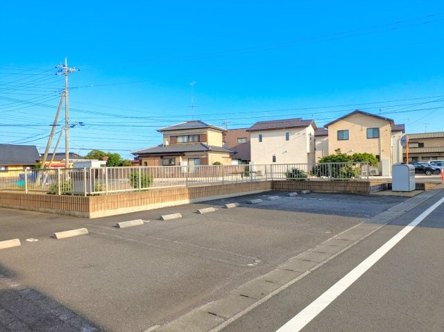 アムールＢの駐車場