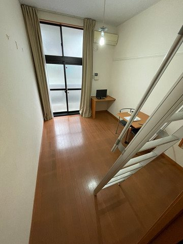 レオパレス甲子園CITYの居間・リビング