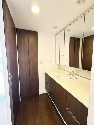 【独立洗面台】