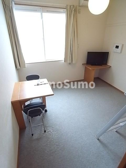 レオパレス臨港線