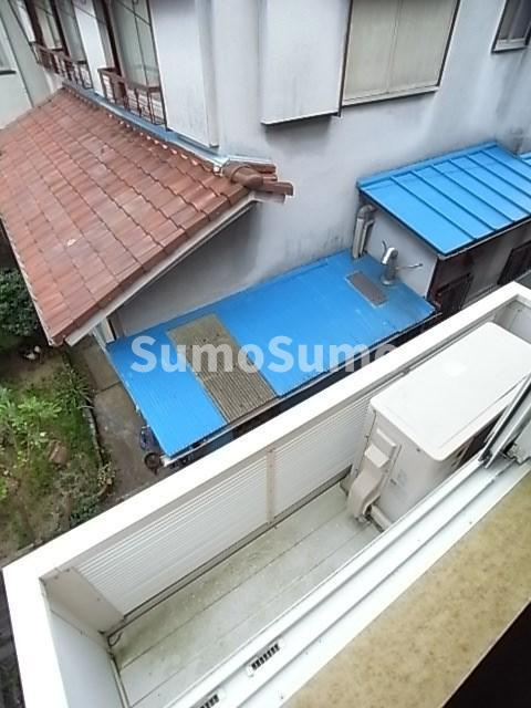 レオパレス臨港線のバルコニー