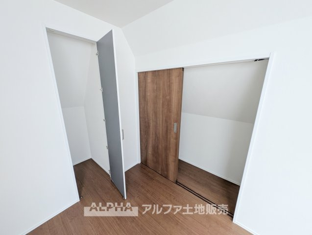 立川市錦町6　A号棟の収納|【Smart Storage】
◆収納スペース◆各所に収納を配置し、衣類や生活用品を整理しやすい設計。居住空間をすっきり保てます。