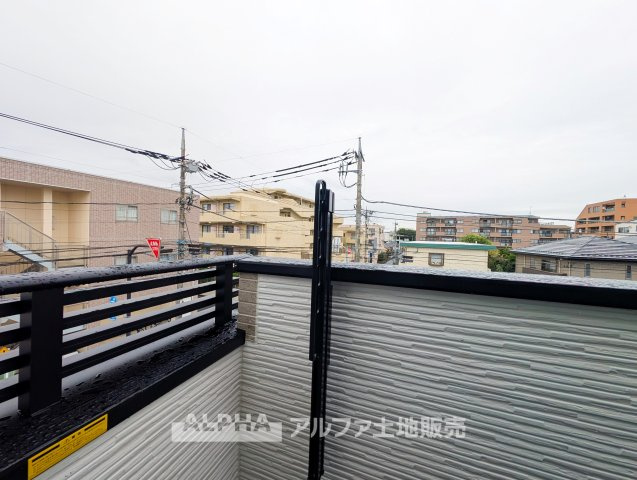 立川市錦町6　A号棟のバルコニー|【Open Balcony】
◆バルコニー◆居室から出入りできるバルコニーを配置。洗濯物を干すなど、毎日の家事に活用できるスペースです。