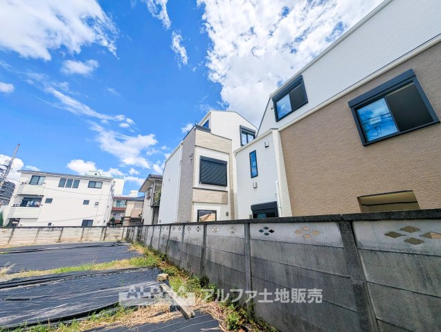 立川市錦町6　A号棟の外観|【Urban House】
◆3階建住宅◆限られた敷地を活かし、居住空間を各階に配置。都市生活に馴染む機能的な住まいです。