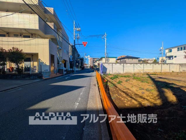 立川市錦町6　A号棟の前面道路含む現地写真|【A warm space】◆心がほどける場所◆
ゆとりある空間が、日常に静かな余白をつくる住まい。人を迎えることが自然になり、暮らしのリズムも穏やかに整っていく。