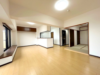 【居間・リビング】 | ふぁみーゆ寝屋川セントラルパークB棟