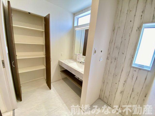 【新築】前橋市六供町１丁目　限定1棟　ブルーミングガーデン　新築建売の独立洗面台|独立洗面台、朝の身支度には欠かせません