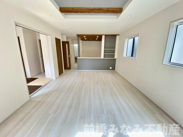 【新築】前橋市六供町１丁目　限定1棟　ブルーミングガーデン　新築建売の居間・リビング|使いやすいリビングです
