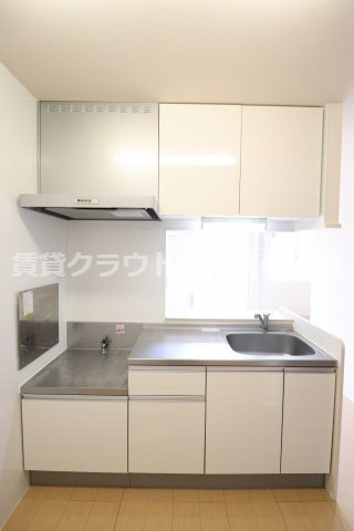 ブリランテAのキッチン|収納スペースがあるので、散らかりやすいキッチンもスッキリ♪