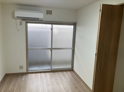 【寝室】 | 豊ハイム | エアコン新品に交換済み。