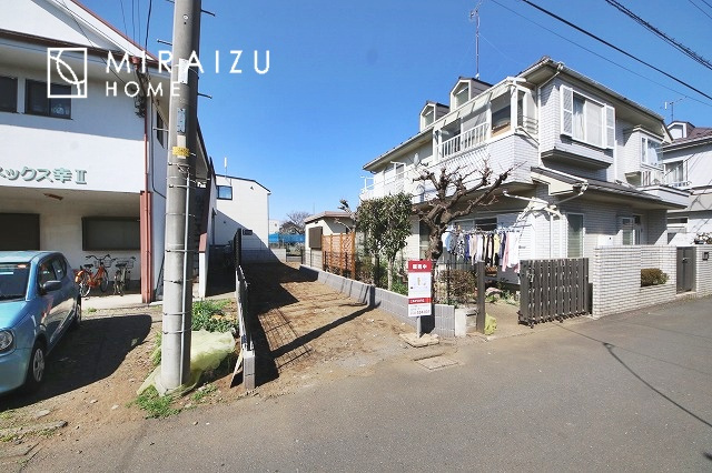 【前面道路含む現地写真】 | どういった間取りにしよう。どの部屋をどう使おう、インテリアはどうしよう、想像するだけでわくわくしちゃいますね。マイホーム計画が楽しみですね☆