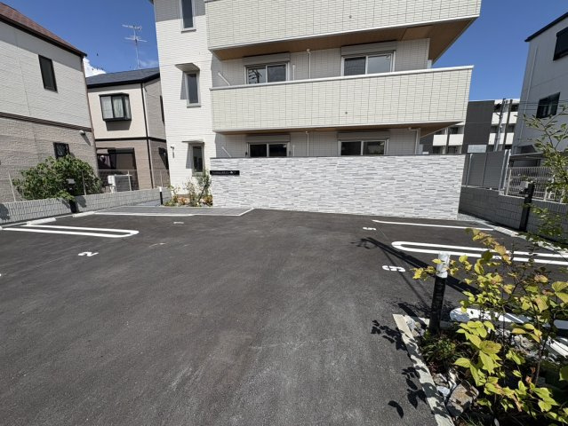 D-residence南茨木Ⅱの駐車場