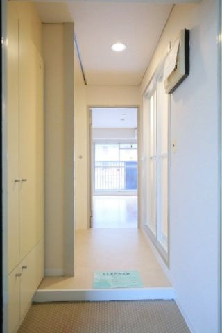 メゾンサンシャインの玄関