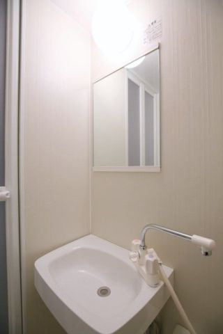 メゾンサンシャインの浴室