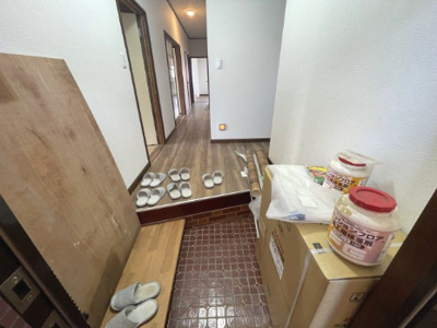 【玄関】 | 筑西市岡芹４LDK中古住宅