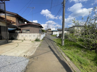 【前面道路含む現地写真】 | 筑西市岡芹４LDK中古住宅