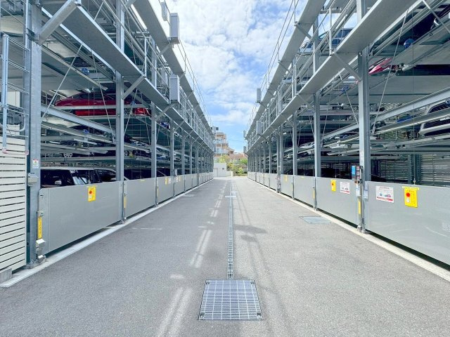 メイツ上新庄SHIN-CITYの駐車場