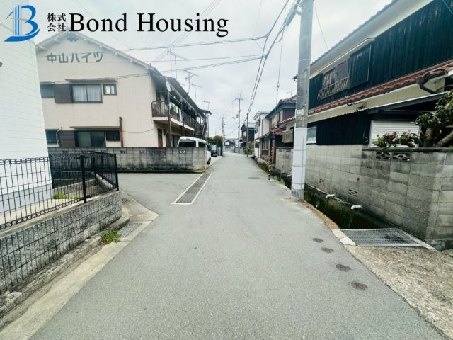 江井ヶ島駅徒歩7分　長期優良住宅　大久保町江井島　新築戸建の前面道路含む現地写真