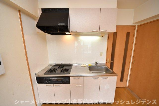 ニューシティアパートメンツ南小倉Ⅰのキッチン