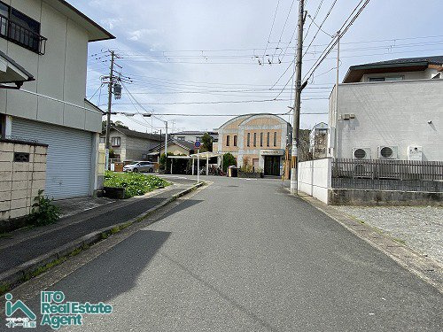 西賀茂川上町 建築条件なし 土地の前面道路含む現地写真